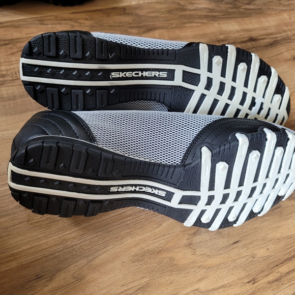 Skechers Sport Womens Size 10 Bikers Outburst zip up Sneaker - Picture 8 of 10